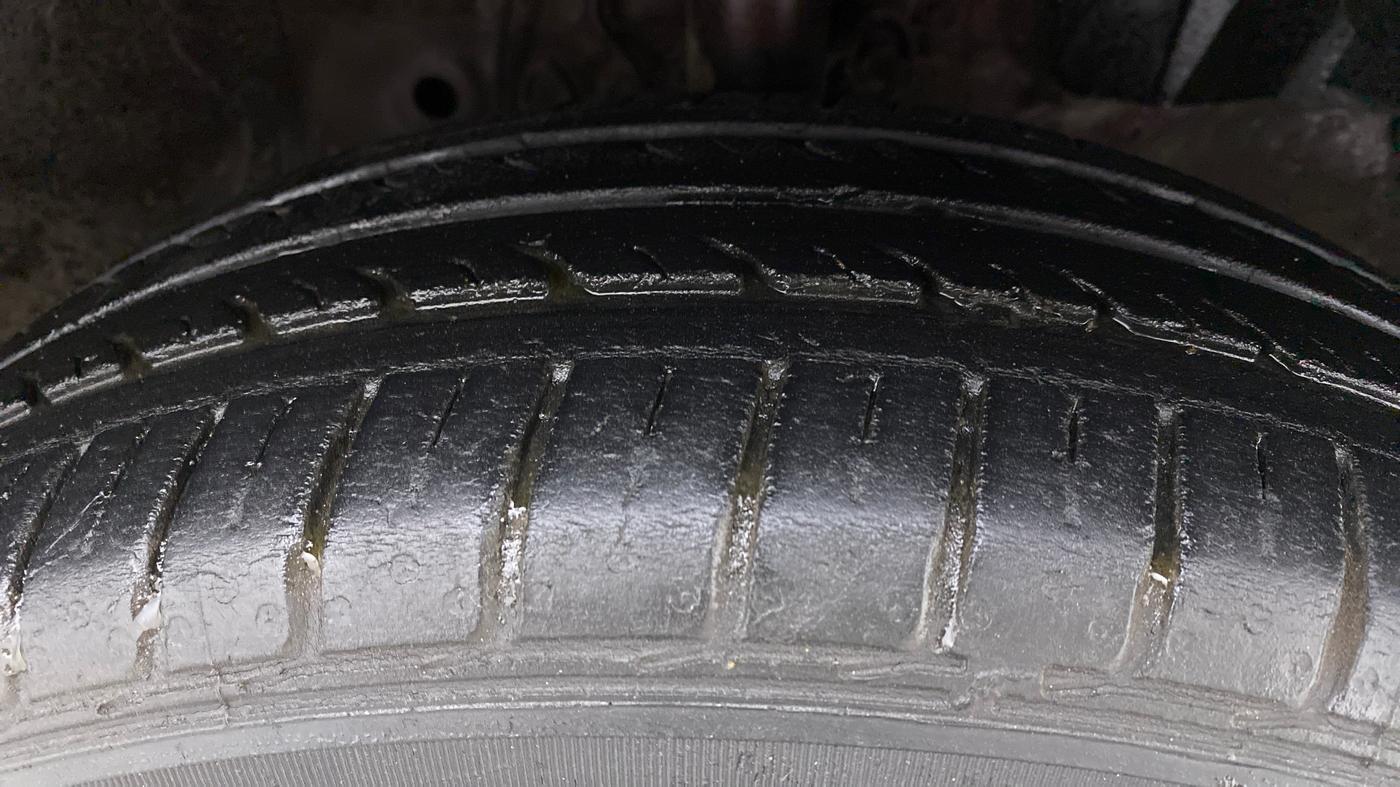 2016 Honda Jazz 1.2 V AT, Petrol, Automatic, 35,031 km, Right Front Tyre Tread