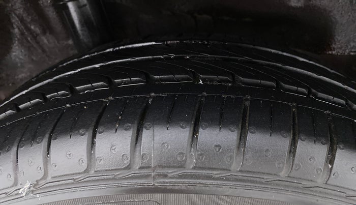 2016 Honda Jazz 1.2 V AT, Petrol, Automatic, 35,031 km, Right Rear Tyre Tread