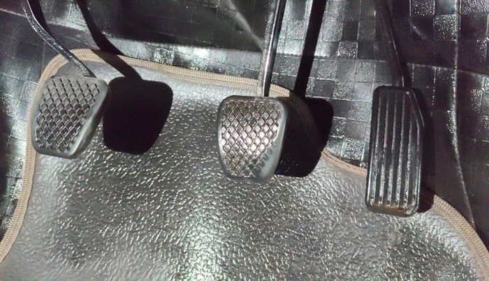 2015 Honda Brio S MT, Petrol, Manual, 38,748 km, Pedals