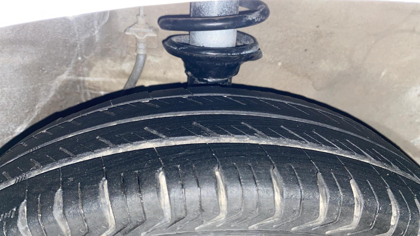 2019 Maruti Alto 800 LXI, Petrol, Manual, 1,83,245 km, Right Front Tyre Tread