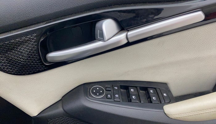 2020 KIA SELTOS HTX IVT 1.5 PETROL, Petrol, Automatic, 44,276 km, Driver Side Door Panels Control