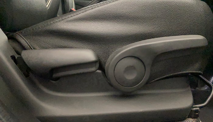 2018 Maruti S Cross ZETA 1.3, Diesel, Manual, 52,123 km, Driver Side Adjustment Panel