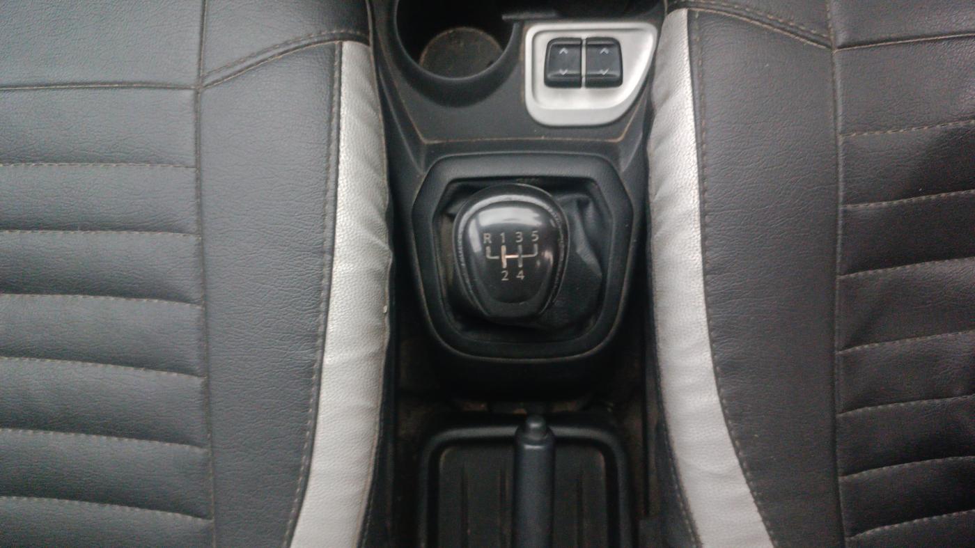 2018 Datsun Redi Go T (O), Petrol, Manual, 1,12,794 km, Gear Lever