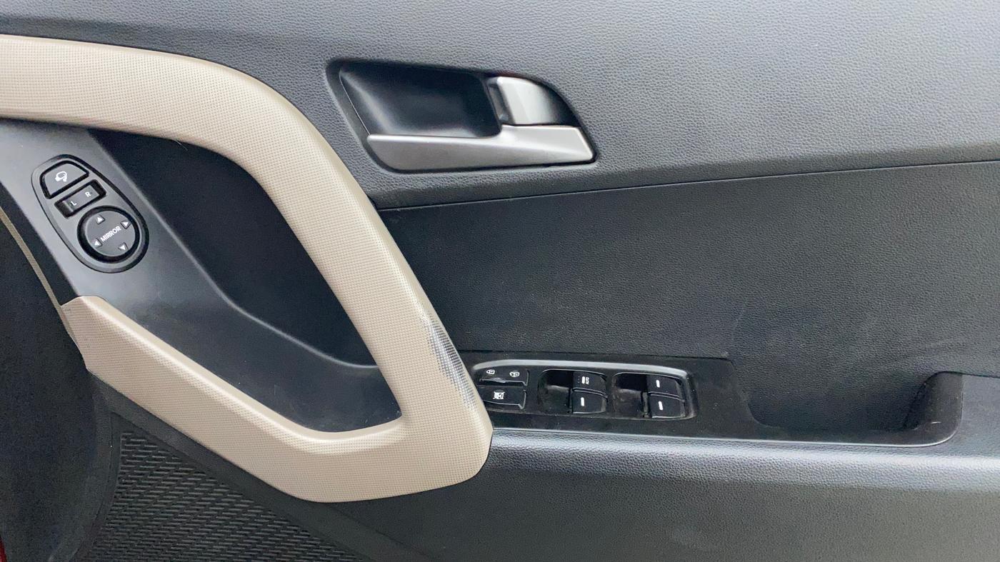 2015 Hyundai Creta SX PLUS 1.6 PETROL, Petrol, Manual, 72,214 km, Driver Side Door Panels Control