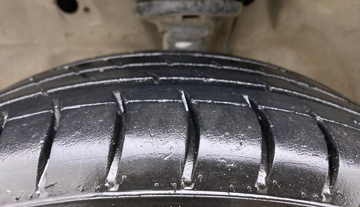 2012 Maruti Wagon R 1.0 VXI, Petrol, Manual, 46,514 km, Left Front Tyre Tread