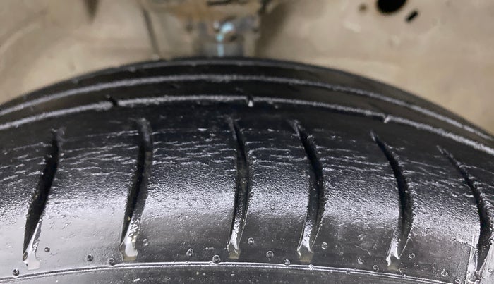 2012 Maruti Wagon R 1.0 VXI, Petrol, Manual, 46,514 km, Right Front Tyre Tread