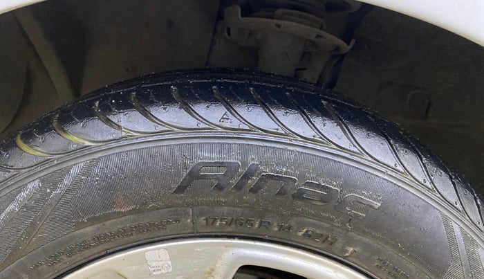 2020 Ford Figo Aspire TITANIUM 1.5 PETROL AT, Petrol, Automatic, 36,667 km, Left Front Tyre Tread