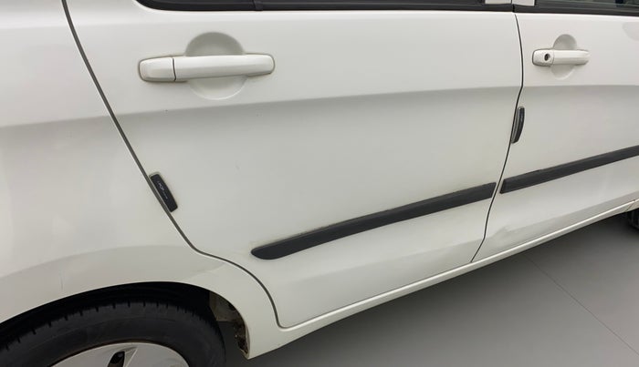 2015 Maruti Celerio ZXI, Petrol, Manual, 95,585 km, Right rear door - Minor scratches