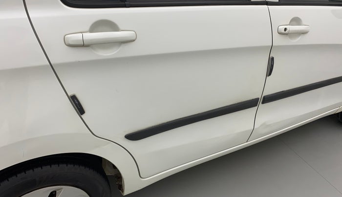 2015 Maruti Celerio ZXI, Petrol, Manual, 95,585 km, Right rear door - Slightly rusted