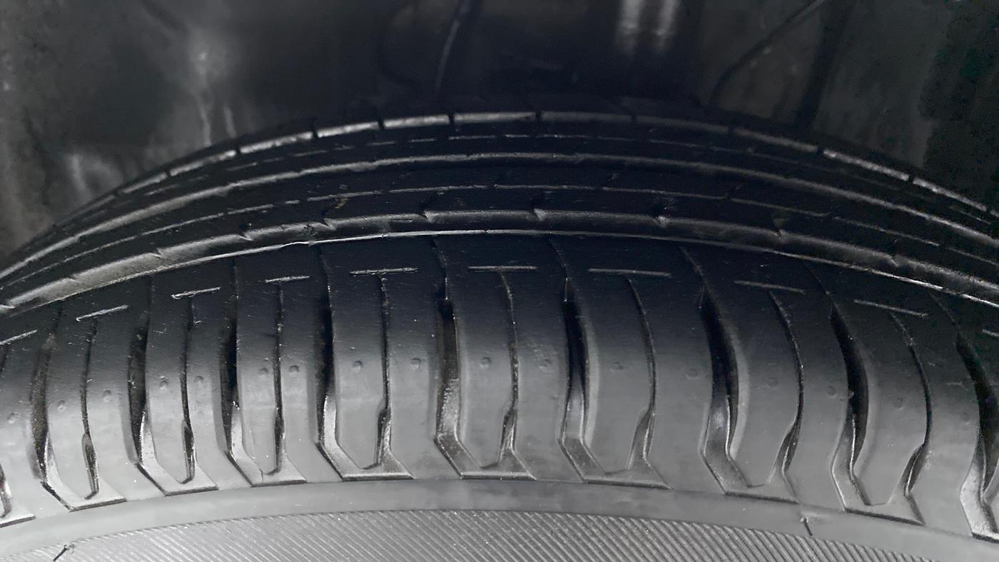 2020 Tata ALTROZ XM 1.2, Petrol, Manual, 15,451 km, Left Front Tyre Tread