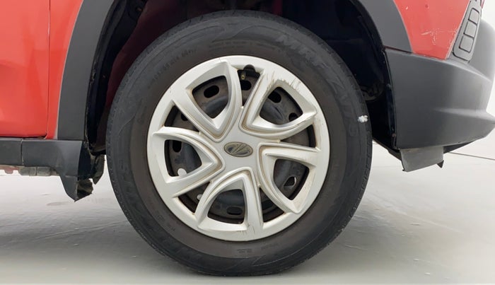 2016 Mahindra Kuv100 K4+ 6 STR, Petrol, Manual, 24,638 km, Right Front Wheel
