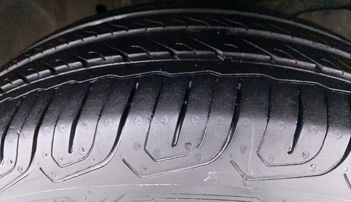 2017 Honda Jazz 1.2 V AT, Petrol, Automatic, 39,342 km, Right Front Tyre Tread