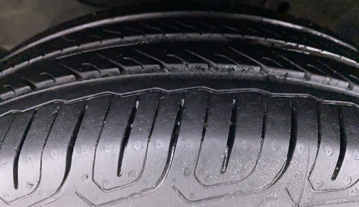 2017 Honda Jazz 1.2 V AT, Petrol, Automatic, 39,342 km, Left Front Tyre Tread