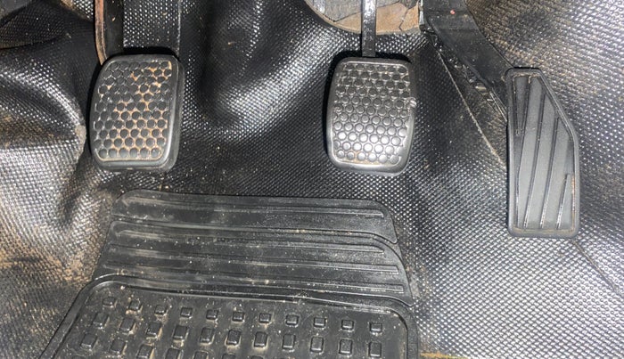 2017 Maruti Alto 800 LXI, Petrol, Manual, 44,795 km, Pedals