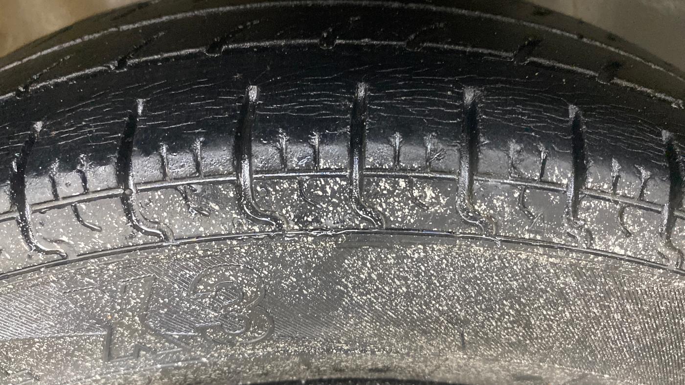 2017 Maruti Alto 800 LXI, Petrol, Manual, 44,861 km, Left Front Tyre Tread