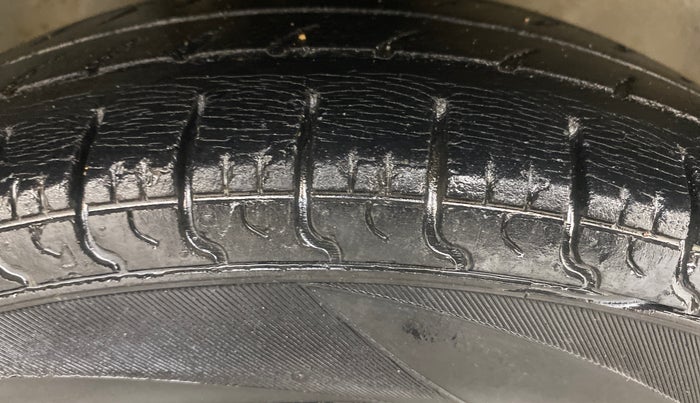 2017 Maruti Alto 800 LXI, Petrol, Manual, 44,795 km, Right Front Tyre Tread