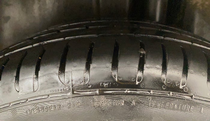 2017 Maruti Ciaz ZETA 1.4  MT PETROL, Petrol, Manual, 54,925 km, Left Rear Tyre Tread