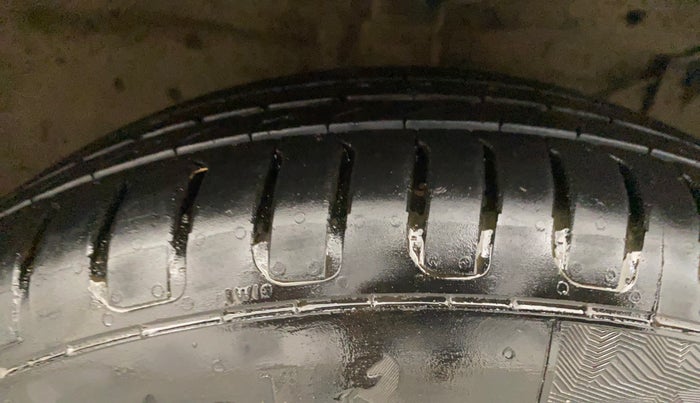 2017 Maruti Ciaz ZETA 1.4  MT PETROL, Petrol, Manual, 54,925 km, Right Front Tyre Tread