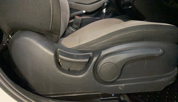 2016 Hyundai Elite i20 ASTA 1.2 (O), Petrol, Manual, 69,422 km, Driver Side Adjustment Panel