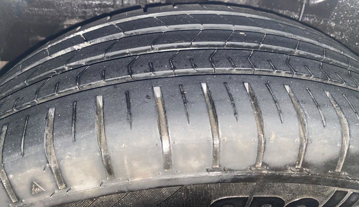 2016 Hyundai Elite i20 ASTA 1.2 (O), Petrol, Manual, 69,422 km, Right Rear Tyre Tread