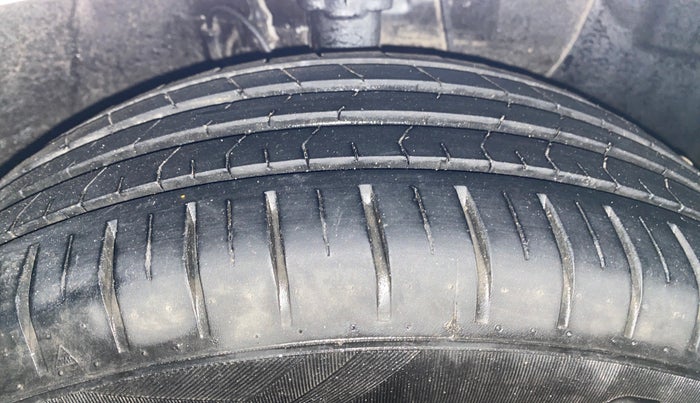 2016 Hyundai Elite i20 ASTA 1.2 (O), Petrol, Manual, 69,422 km, Right Front Tyre Tread