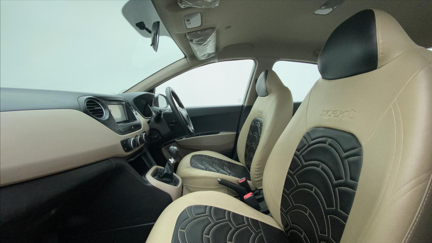 2016 Hyundai Xcent S 1.2 SPECIAL EDITION, CNG, Manual, 81,183 km, Right Side Front Door Cabin