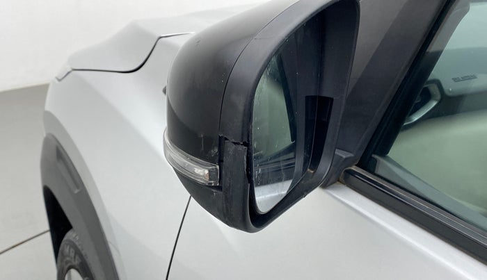 2021 Nissan MAGNITE XL TURBO CVT, Petrol, Automatic, 26,496 km, Left rear-view mirror - Cover has minor damage