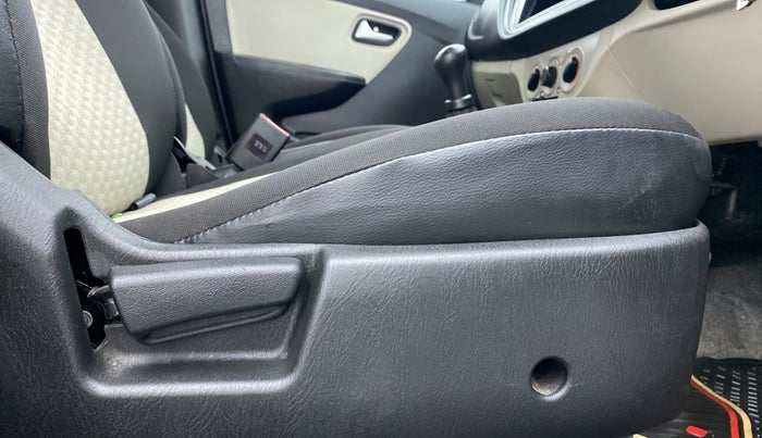 2019 Maruti Alto LXI, Petrol, Manual, 11,577 km, Driver Side Adjustment Panel