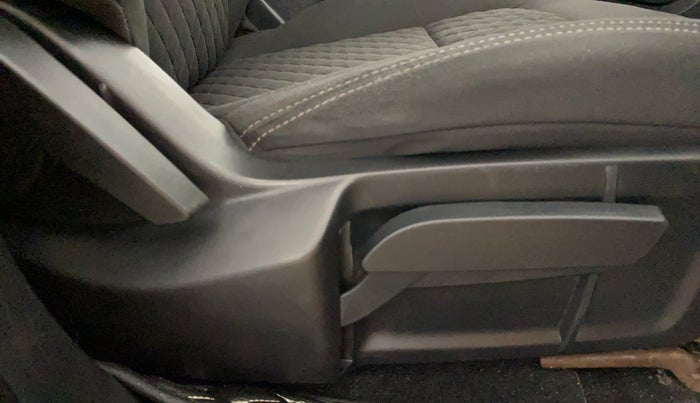 2021 Tata Harrier XT PLUS 2.0L KRYOTEC, Diesel, Manual, 51,752 km, Driver Side Adjustment Panel