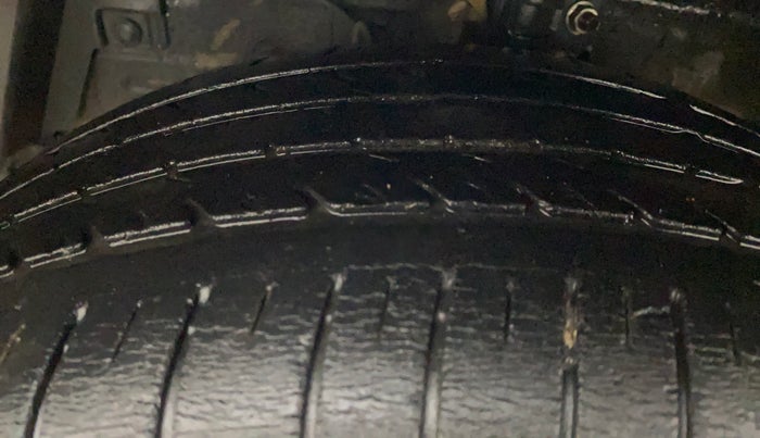 2016 Maruti Ciaz ZXI+, Petrol, Manual, 33,951 km, Left Front Tyre Tread