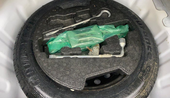 2016 Maruti Ciaz ZXI+, Petrol, Manual, 33,951 km, Spare Tyre