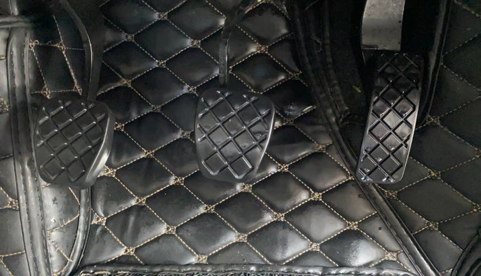 2022 Skoda KUSHAQ AMBITION 1.0L TSI MT, Petrol, Manual, 31,715 km, Pedals