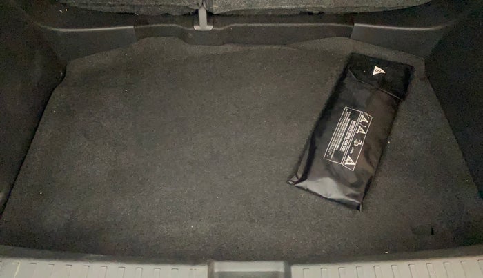 2022 Skoda KUSHAQ AMBITION 1.0L TSI MT, Petrol, Manual, 31,715 km, Boot Inside