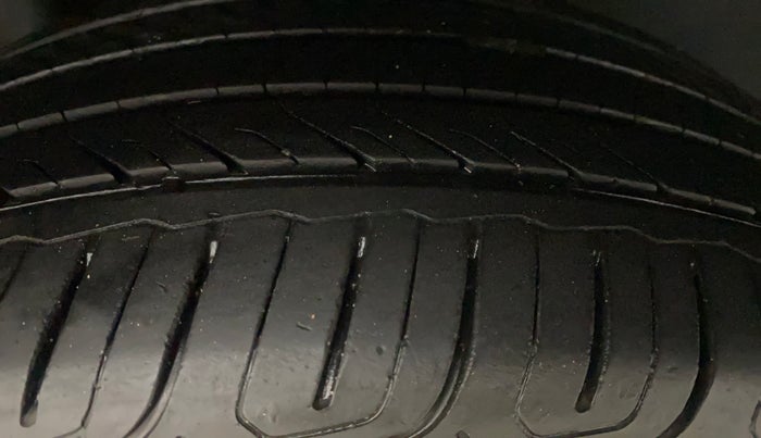 2022 Skoda KUSHAQ AMBITION 1.0L TSI MT, Petrol, Manual, 31,715 km, Right Rear Tyre Tread