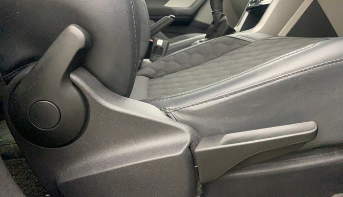 2022 Skoda KUSHAQ AMBITION 1.0L TSI MT, Petrol, Manual, 31,715 km, Driver Side Adjustment Panel