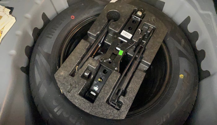 2022 Skoda KUSHAQ AMBITION 1.0L TSI MT, Petrol, Manual, 31,715 km, Spare Tyre