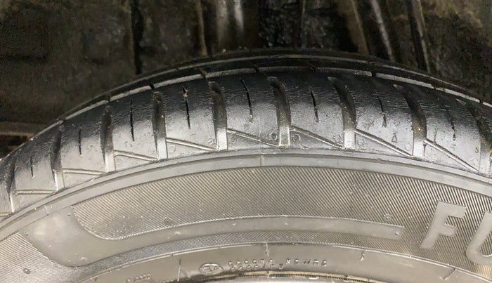 2020 Renault Kwid CLIMBER 1.0 (O), Petrol, Manual, 52,124 km, Right Rear Tyre Tread