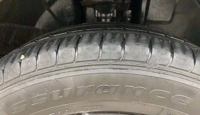 2020 Renault Kwid CLIMBER 1.0 (O), Petrol, Manual, 52,124 km, Right Front Tyre Tread