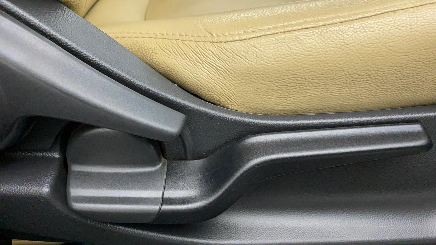 2019 Honda Amaze 1.5L I-DTEC V, Diesel, Manual, 91,661 km, Driver Side Adjustment Panel