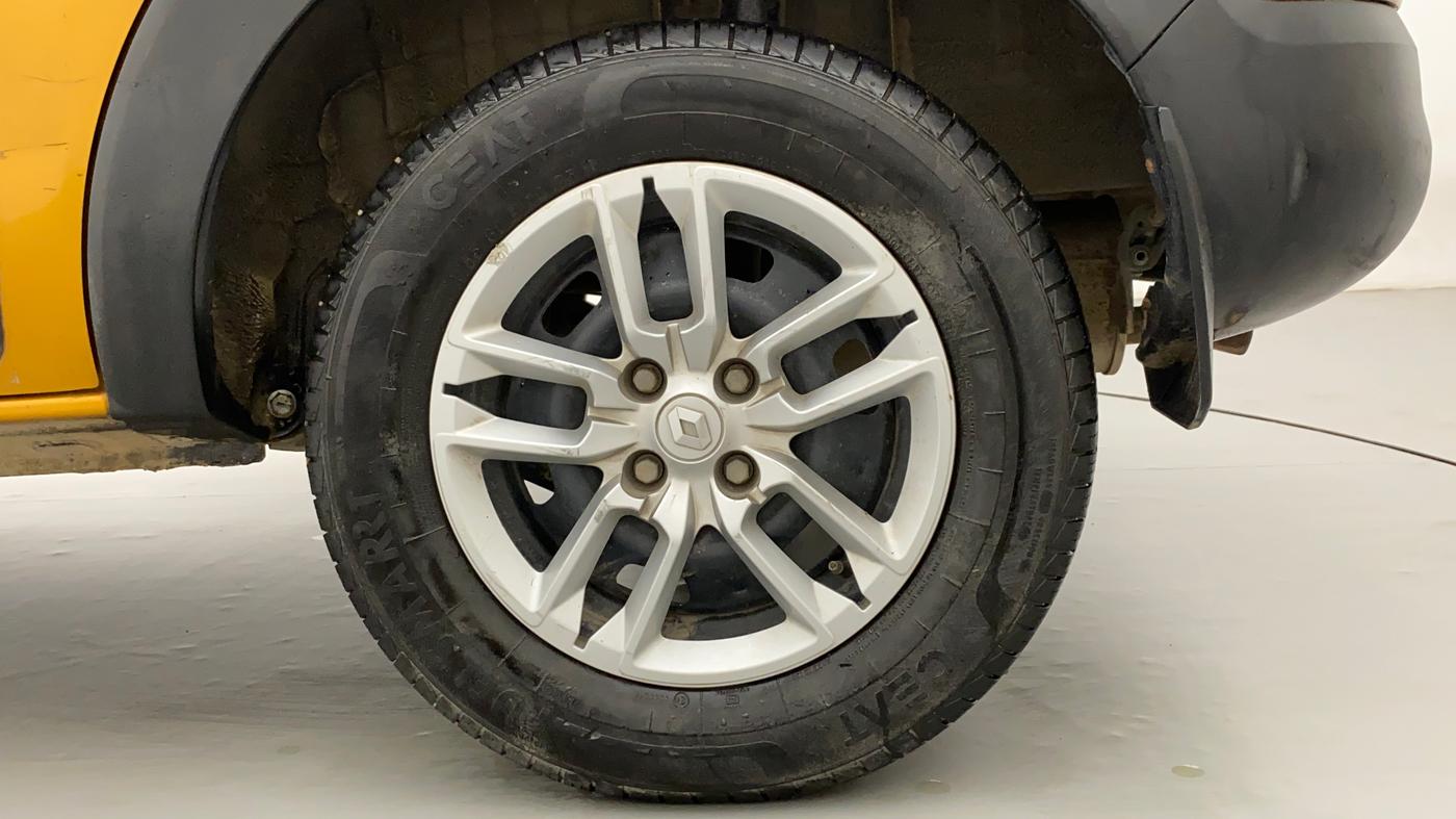 2021 Renault TRIBER RXL MT, Petrol, Manual, 37,334 km, Left Rear Wheel
