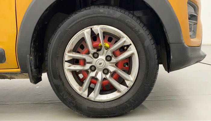 2021 Renault TRIBER RXL MT, Petrol, Manual, 37,334 km, Right Front Wheel