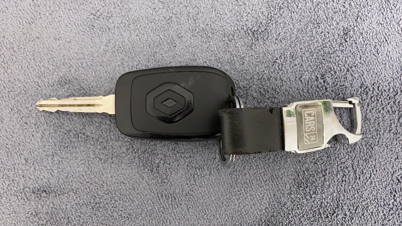 2021 Renault TRIBER RXL MT, Petrol, Manual, 37,334 km, Key Close Up