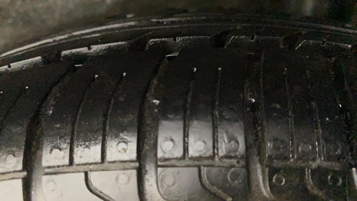 2010 Maruti Ritz VDI, Diesel, Manual, 96,425 km, Left Rear Tyre Tread