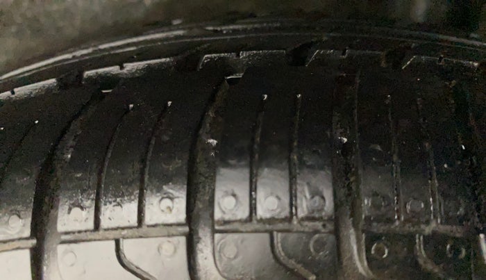 2010 Maruti Ritz VDI, Diesel, Manual, 96,425 km, Left Rear Tyre Tread