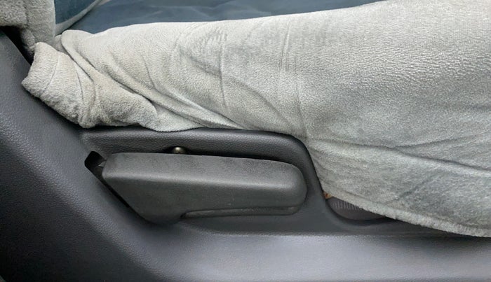 2010 Maruti Ritz VDI, Diesel, Manual, 96,425 km, Driver Side Adjustment Panel