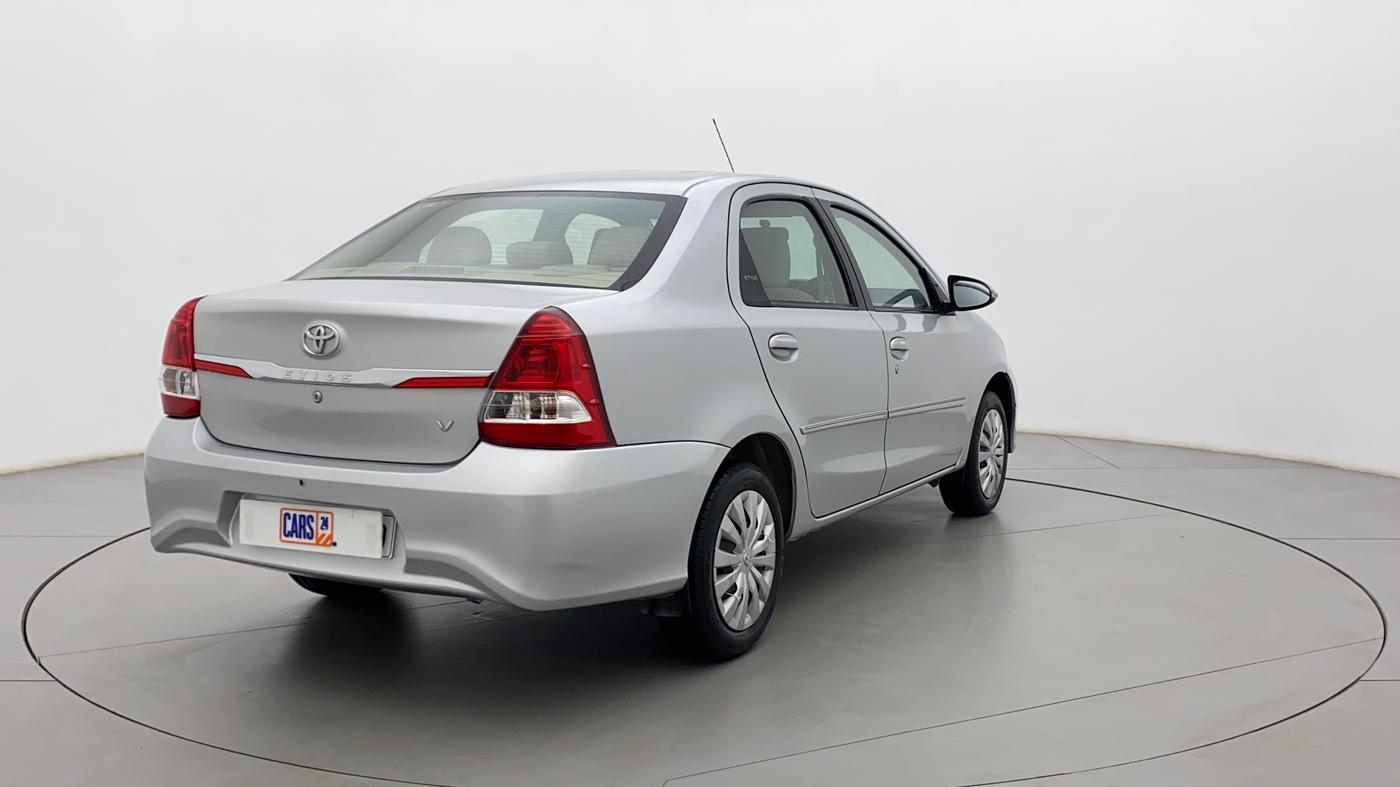 2017 Toyota Etios V PLATINUM, Petrol, Manual, 15,773 km, Right Back Diagonal