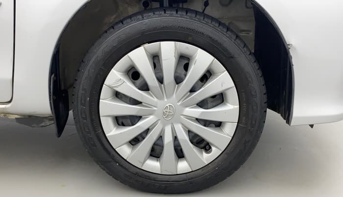 2017 Toyota Etios V PLATINUM, Petrol, Manual, 15,773 km, Right Front Wheel