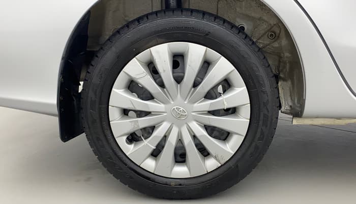 2017 Toyota Etios V PLATINUM, Petrol, Manual, 15,773 km, Right Rear Wheel