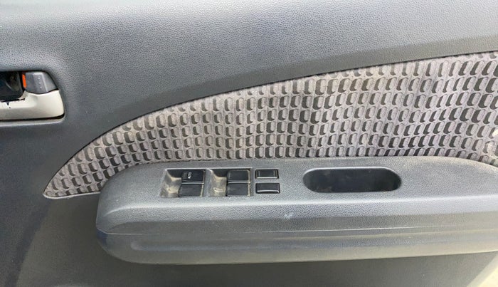 2014 Maruti Ritz VXI, CNG, Manual, 69,882 km, Driver Side Door Panels Control