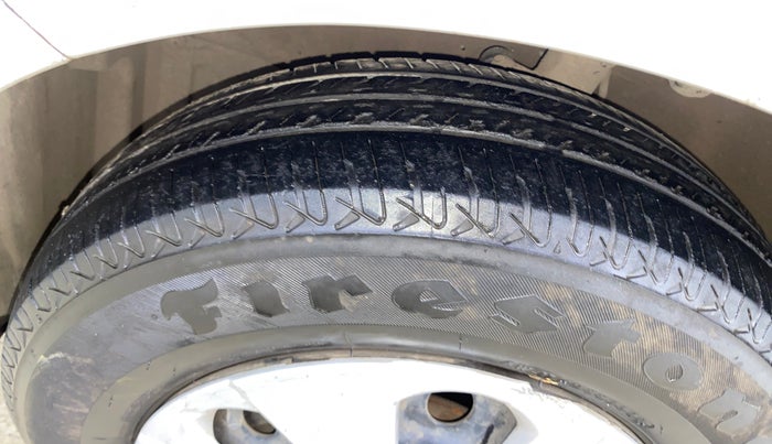 2014 Maruti Ritz VXI, CNG, Manual, 69,882 km, Left Front Tyre Tread